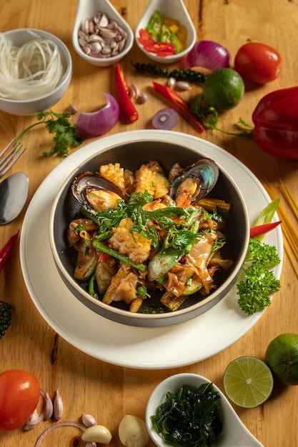 Foto vongole fritte popolare e delizioso cibo tailandese