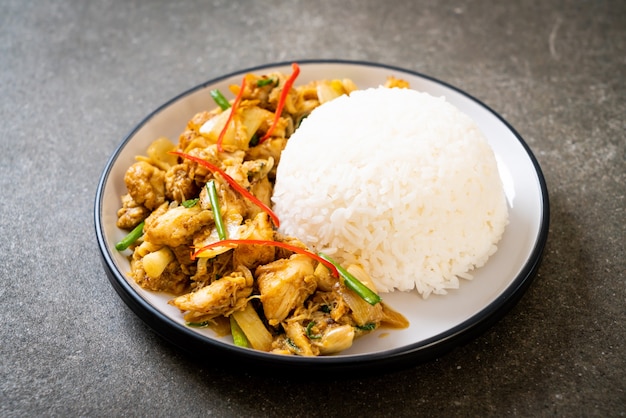 Fried crab in curry powder with rice