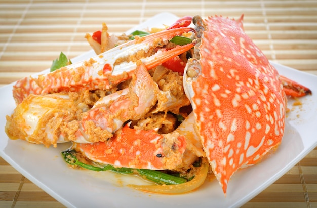 Fried crab with curry powder.