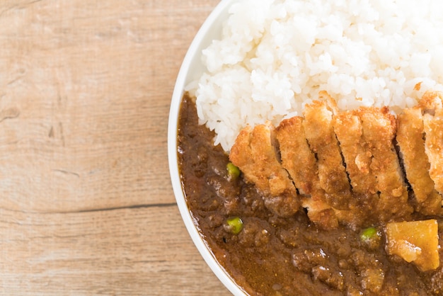 Photo fried cutlet pork with curry on rice