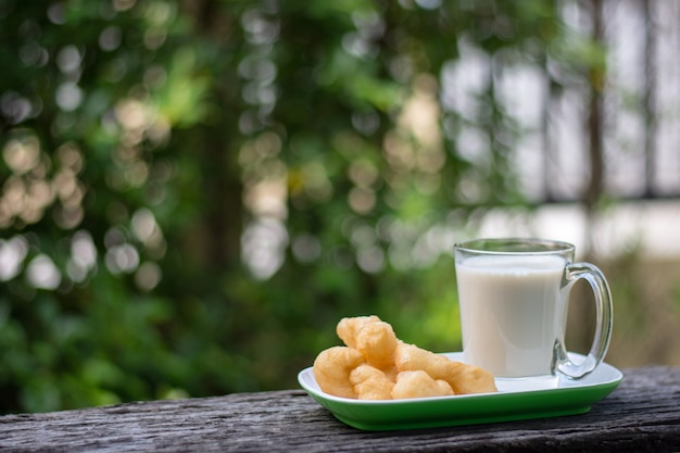 fried dough stick with soy milk 