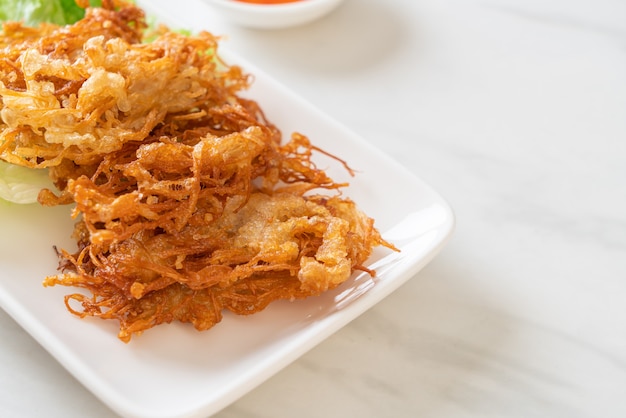 Fried Enoki Mushroom of Golden Needle Mushroom - veganistische en vegetarische eetstijl