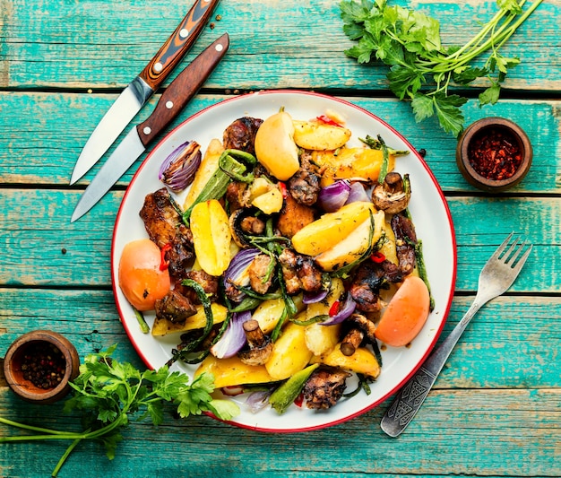 Fried meat with vegetables