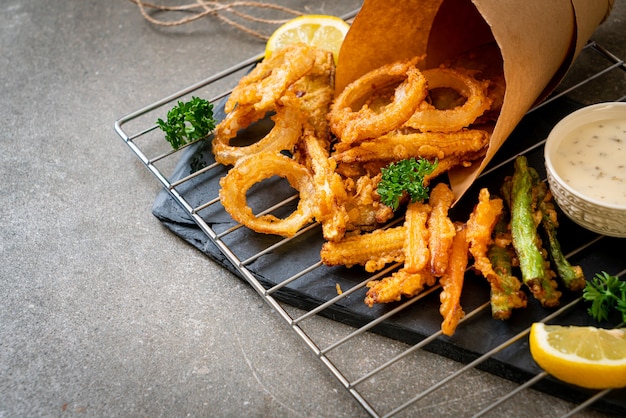 fried mixed vegetable (onions, carrot, baby corn, pumpkin) or tempura