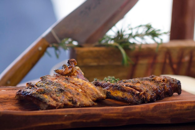 Fried pork on a chopping board