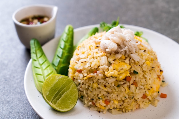 Photo fried rice with crab