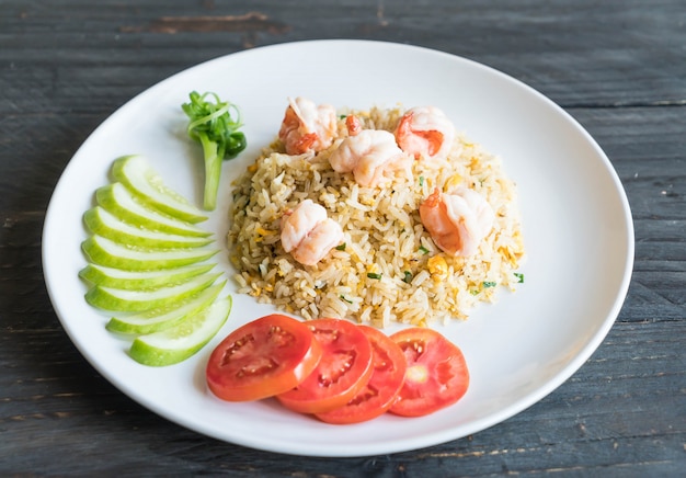 Photo fried rice with shrimps