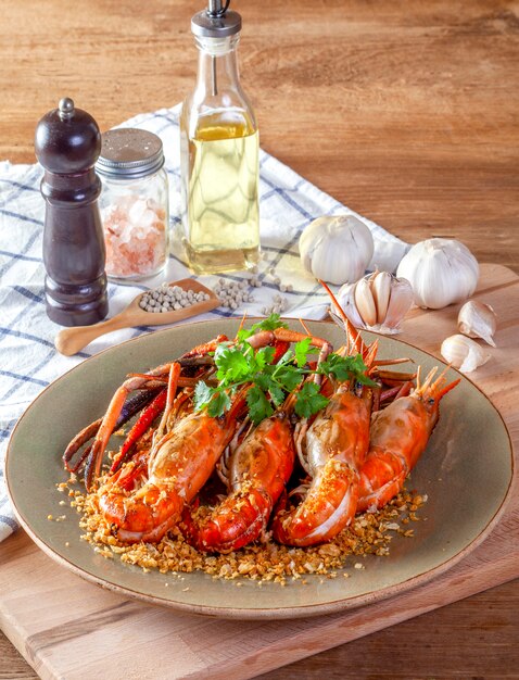 Fried Shrimp with Garlic and Pepper