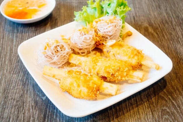 Fried shrimp with sugar cane