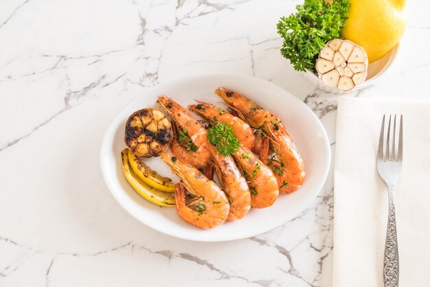 fried shrimps with garlic 