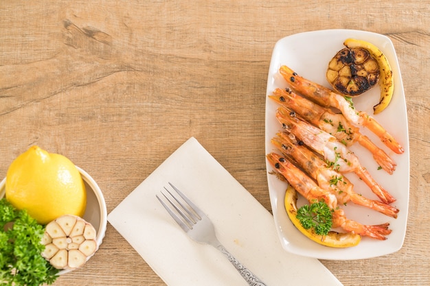 fried shrimps with garlic 