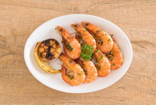 fried shrimps with garlic 