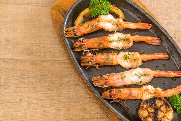 fried shrimps with garlic 