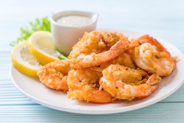 fried shrimps with sauce