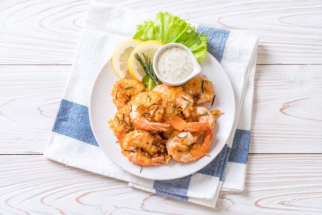 fried shrimps with sauce