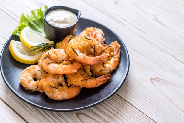 fried shrimps with sauce