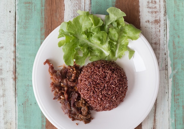 Fried sliced pork with garlic and pepper 