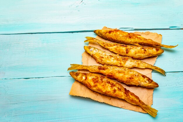 Fried smelt with fresh onions