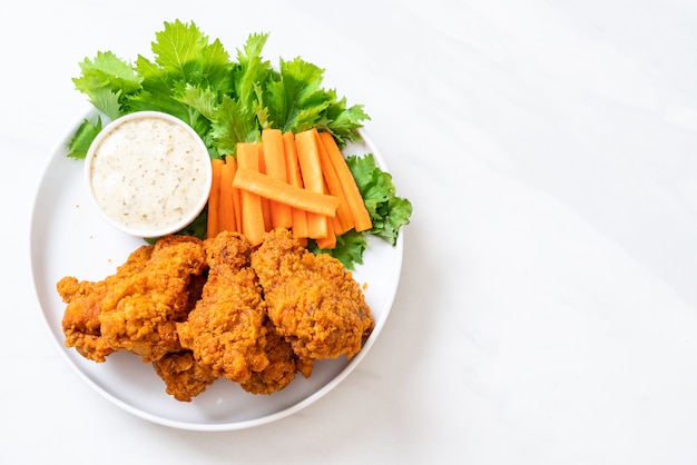 fried spicy chicken wings