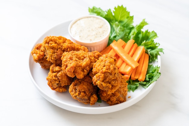 fried spicy chicken wings