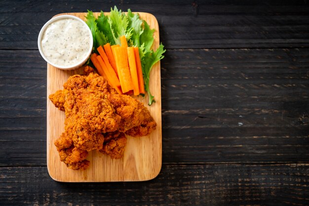 fried spicy chicken wings