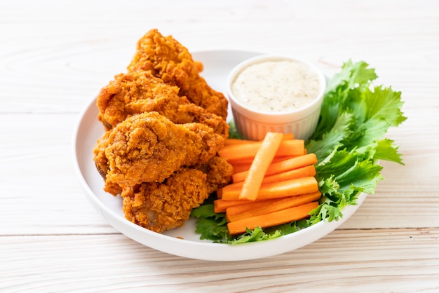 fried spicy chicken wings