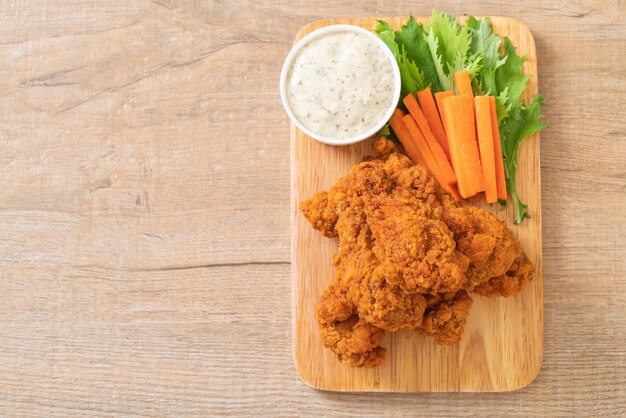 fried spicy chicken wings