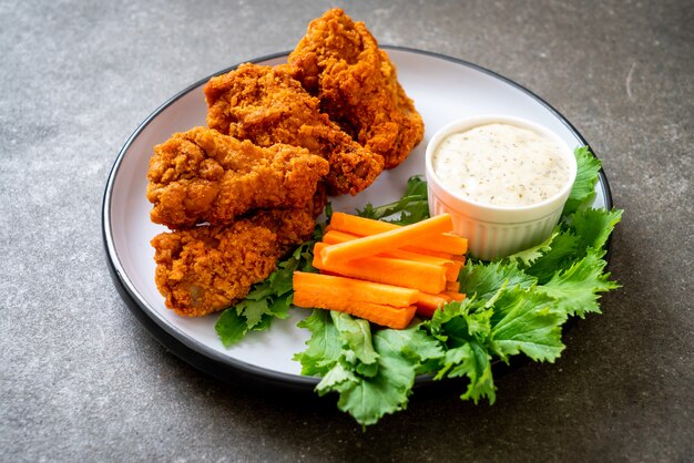 fried spicy chicken wings