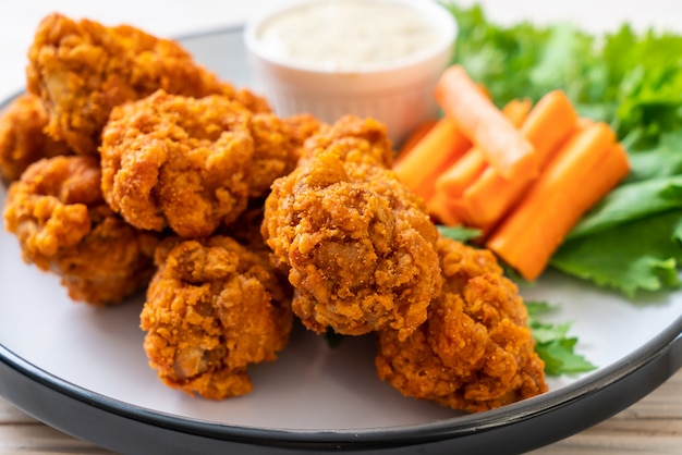 Fried spicy chicken wings