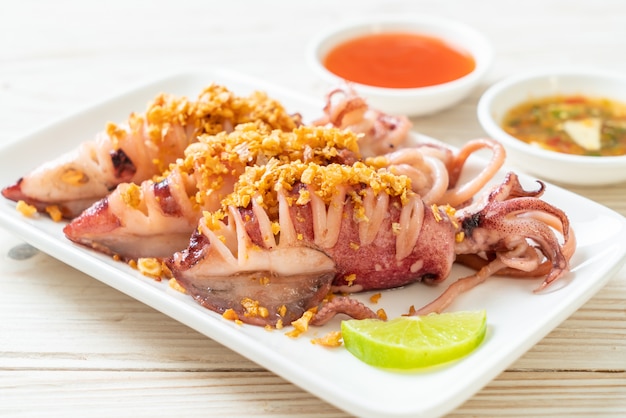 fried squid with garlic