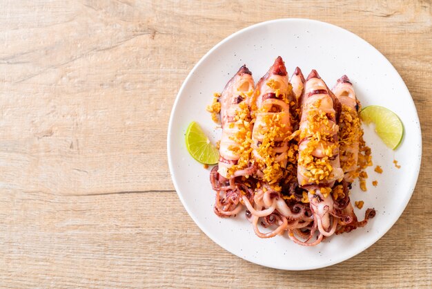 fried squid with garlic