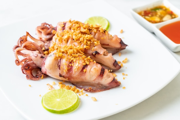 fried squid with garlic