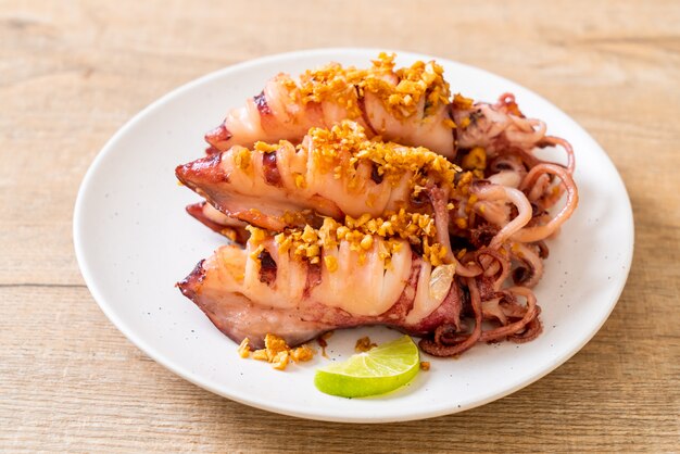 fried squid with garlic