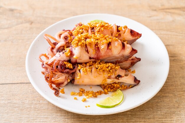 fried squid with garlic