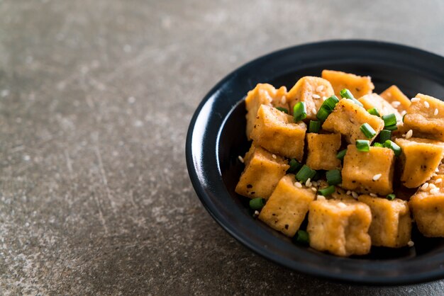 写真 ゴマと一緒に揚げた豆腐