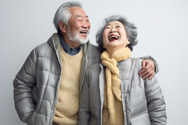Photo 친근하고 미소 짓는 노인 부부