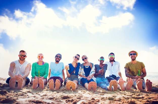 Foto concetto di refrigerazione del partito di vacanza della spiaggia degli amici