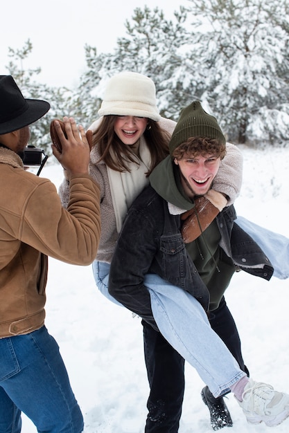 Photo friends enjoying their holiday together