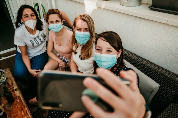 Friends meeting after the quarantine