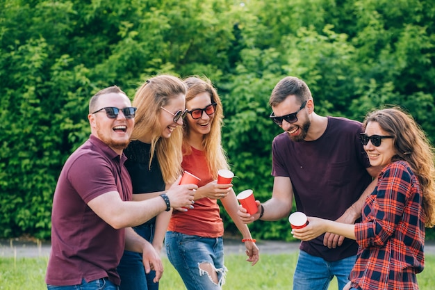 friends toasting non alcoholic drinks