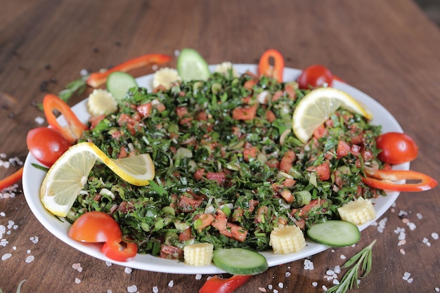 Foto fris saladebord met gemengde groenten