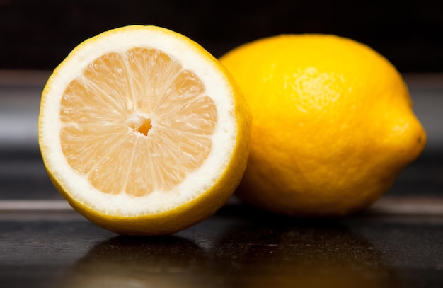 Frisse gele citroen met goede rijpe smaak