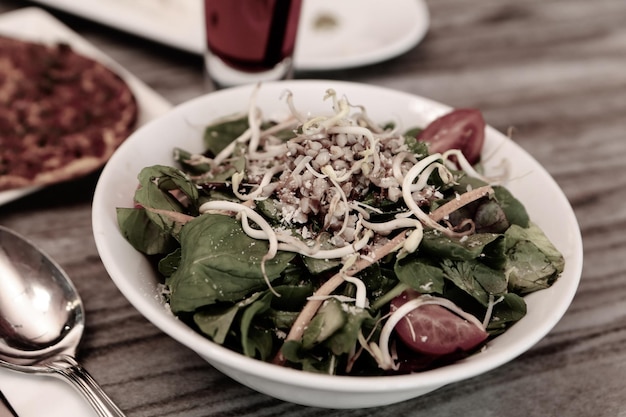 Frisse salade met gemengde groenten