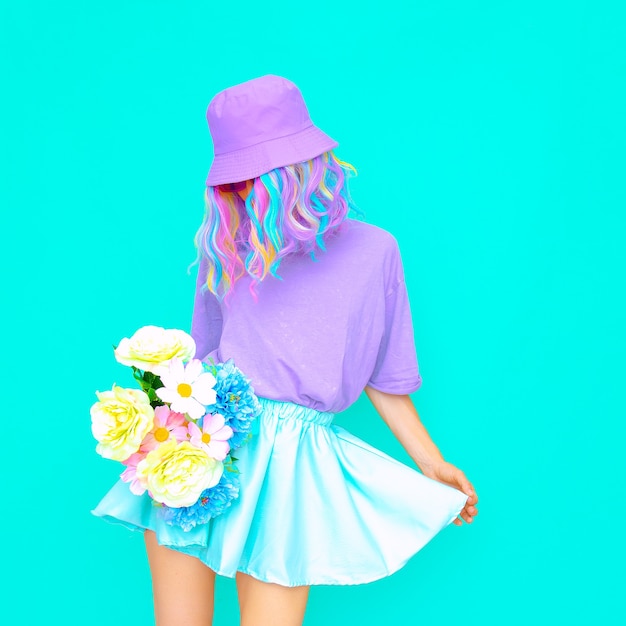 Frisse summer lady-look. vanille bloemen girl candy kleuren ontwerptrends