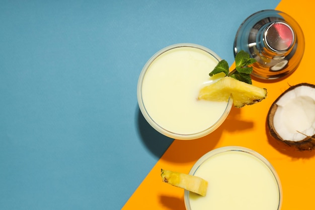 Frisse zomercocktail Pina colada vers zomerdrankconcept