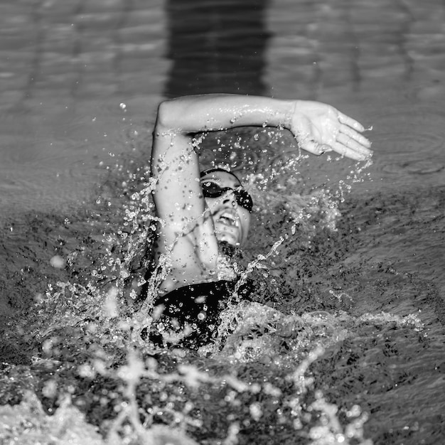 クロール水泳選手