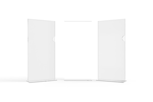 Vista frontale di 3 supporti da tavolo per opuscoli acrilici trasparenti dl isolati su sfondo bianco