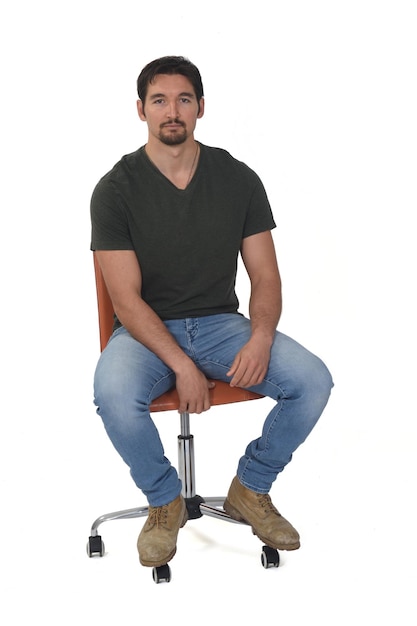 Photo front view of a man looking at camera on white background