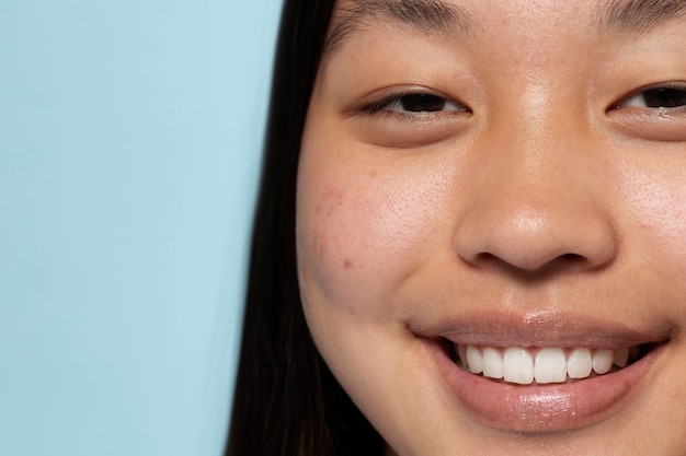 Foto posa della donna di smiley di vista frontale