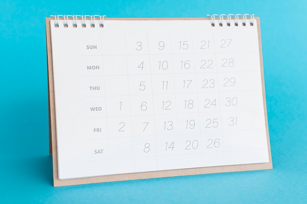 Фото Ежемесячный календарь канцелярских принадлежностей, вид спереди